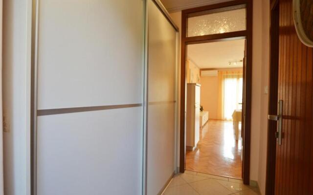 Apartments Benussi 1045