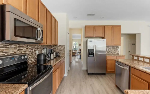 Themed Bedrooms and Large Pool