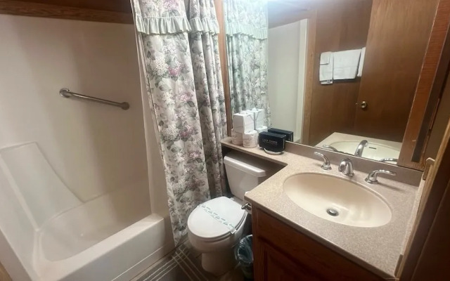 Chimney Rock Condo 3 Bedroom Condo by RedAwning