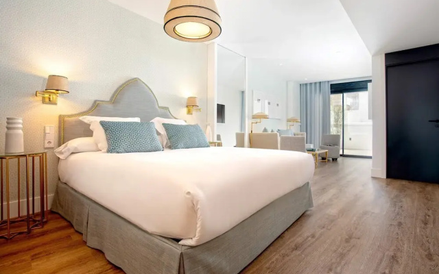 Exclusive Penthouse Near Torre del Oro Betis Xxvi