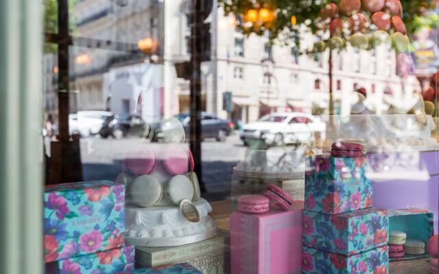 Luxury 2 Bedroom With AC - Louvre & Champs Elysees