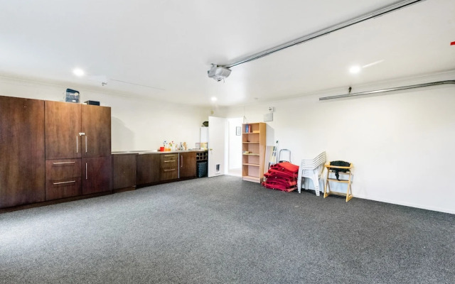 Central City 3BR Paradise- Sky- Netflix