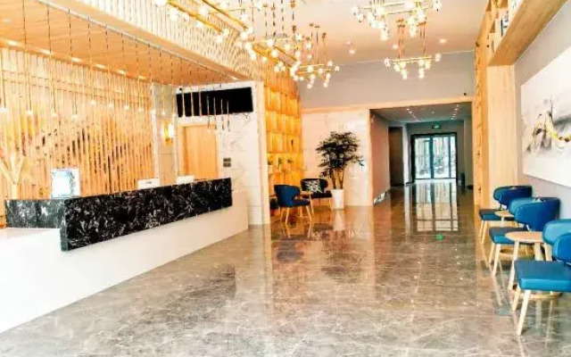 Qingmu Select Hotel (Jurong Baohua Xianlin Avenue Yuanboyuan Branch)