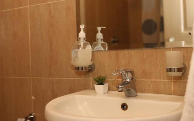 Exquisite fully furnished 1 bedroom apartment