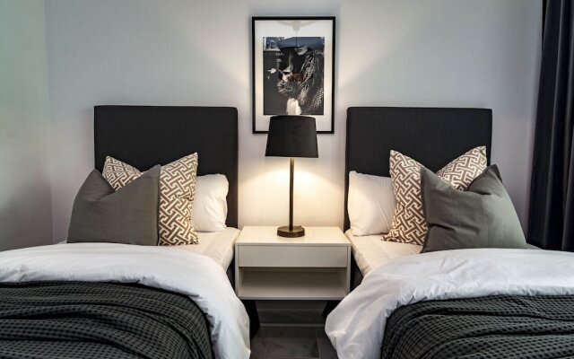 GB - Stylish Apartment near San Pedro Beach