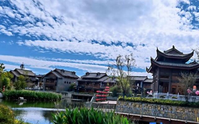 Xitang Joy Lake Homestay (Kunming Sunac Dianchi Houhai Store)