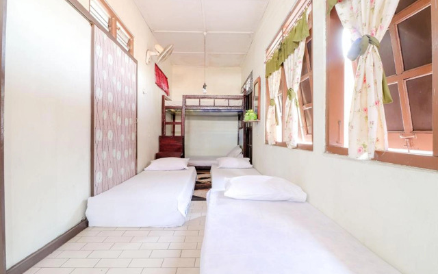 Adil Jaya Homestay