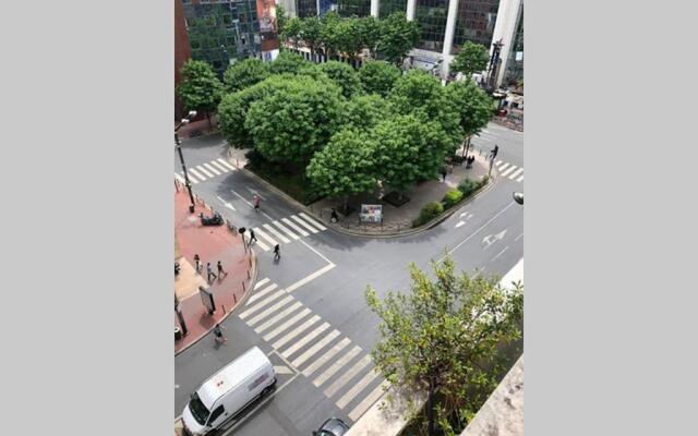 Beautiful modern fully furnished studio