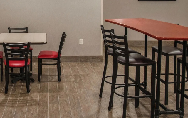 My Place Hotel-Redding CA