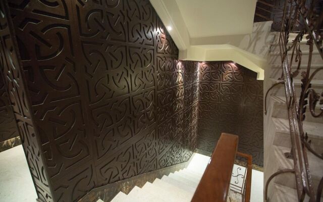 Al Fouz Luxury Hotel Suites