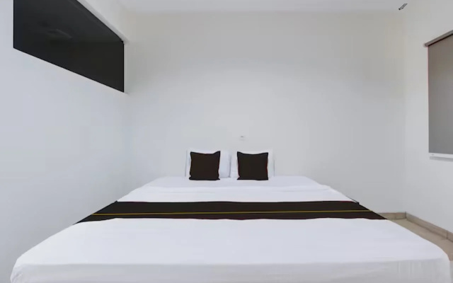 Townhouse Oak near The Park Mall Solo formerly D’Nawasena Guest House – Guest Rooms – Sukoharjo