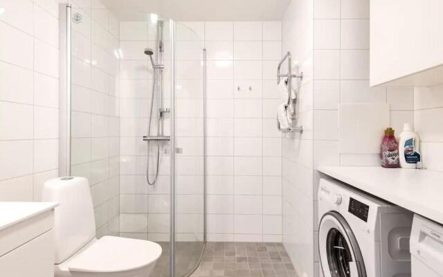Luxury Business Studio Apartment - Garden View