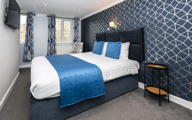 Mentone Hotel