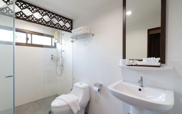 Tong House Resort By OYO