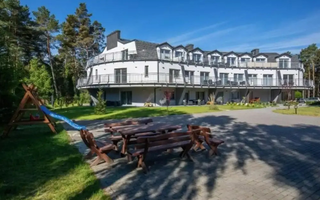Apartment With Swimming Pool, Terrace, Pobierowo