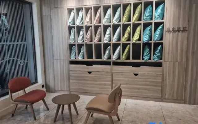 HanTing Premium Hotel (Suzhou Shengze Oriental Textile City)