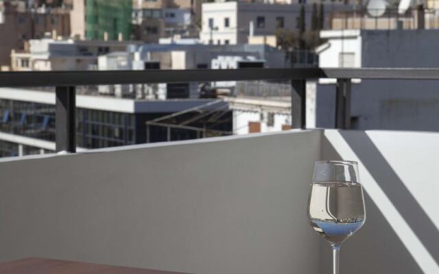 Elegant residence with Panoramic view to Acropolis by GHH