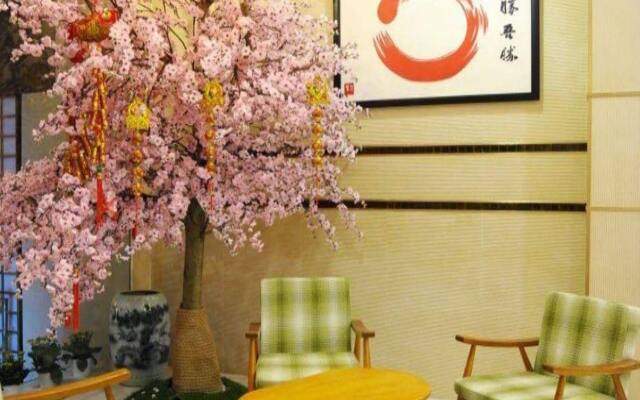 Thuy Sakura Hotel & Serviced Apartment