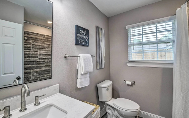 Spacious Houston Family Home With Game Room!