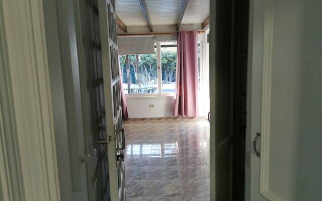 Nelidas Pri. Bungalow Pool & wifi free.