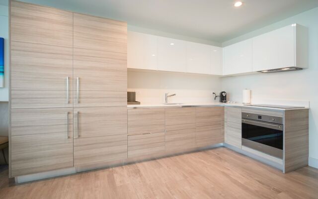 CH Deluxe Apartments  by MDR