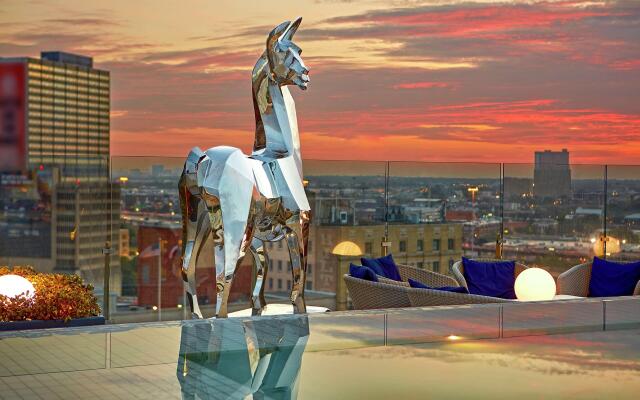 The Statler Dallas Curio Collection By Hilton