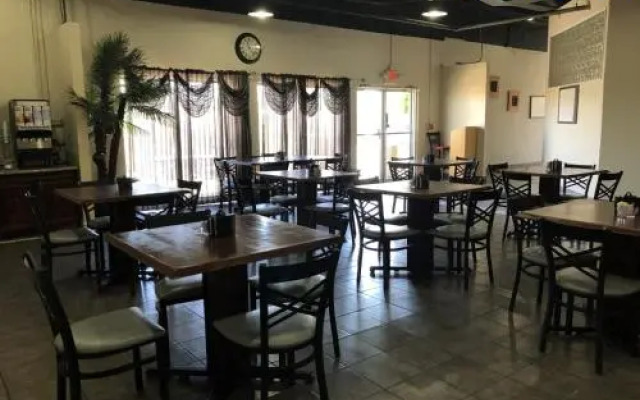 Days Inn Peoria/glendale Hotel And Conference Center