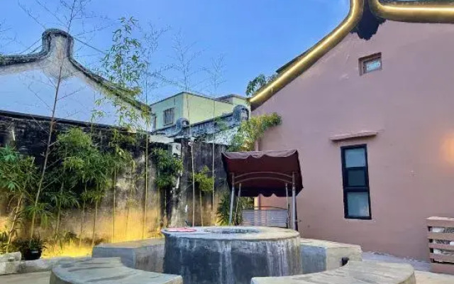 Serenity Courtyard Hotel