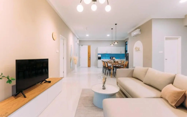 NEW! French Style 3BR 8pax Mytown Sunway Velocity