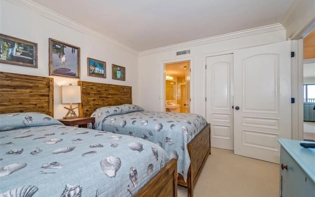 Sea Oats 217 2 Bedroom Home by RedAwning