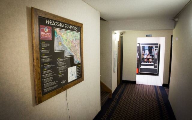 Regency Inn and Suites, Anoka