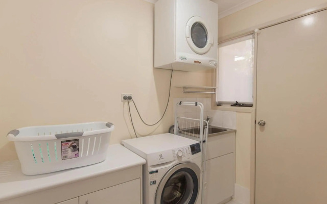 Acacia 4 2 Kirwan Close