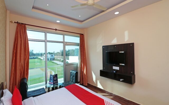 OYO 13483 Hotel Aradhya's