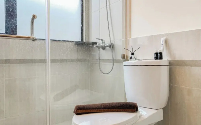 Restful And Chic 2Br At Meikarta Apartment