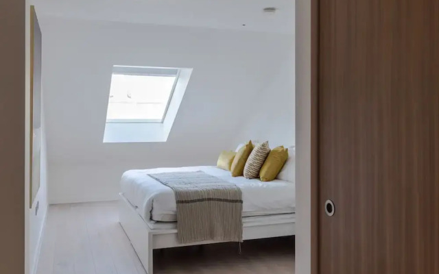 Zen Sanctuary - Soho - by Frankie Says