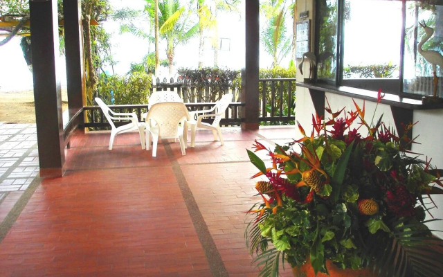 Playa de Oro Lodge