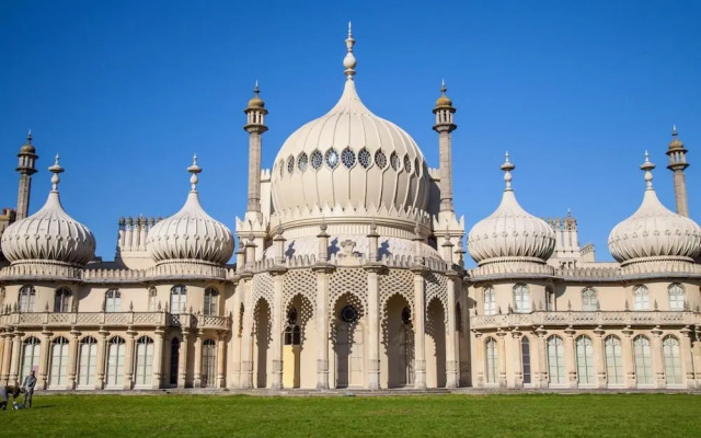 Super Smart Central Brighton Town House