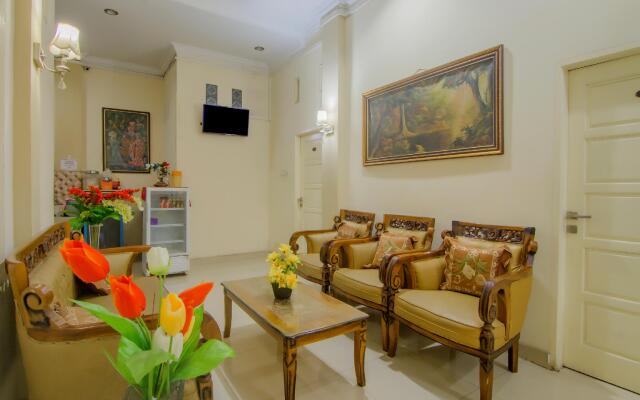 OYO 90327 Hotel Faradisa