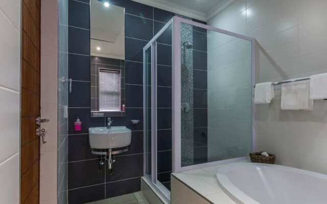 Tamboti Lodge Guest House