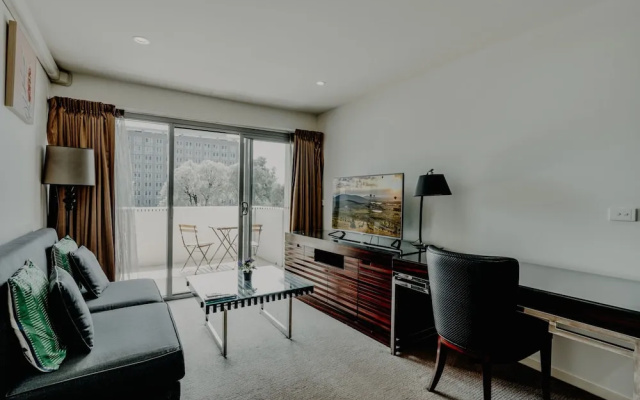 Urban 1-bed Apartment in the Heart of the City – Guest Rooms – Tuggeranong