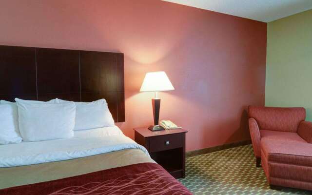 Quality Inn & Suites Pine Bluff