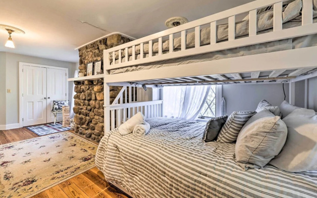 Family-friendly Getaway - 1 Mi to Pocono Lake!