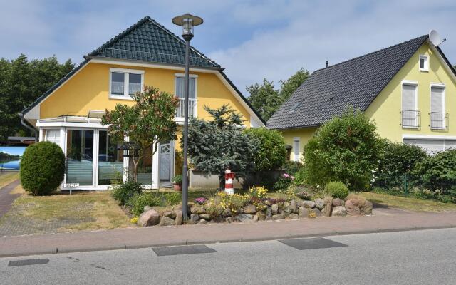 Luxury Apartment in Kühlungsborn with Terrace and Garden