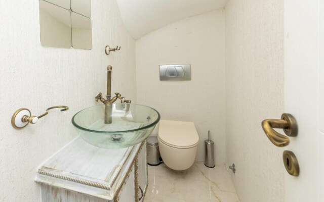 Great Villa With Private Pool in Bodrum Near Beach