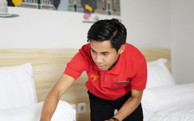 Central Front One Inn Jakarta Airport