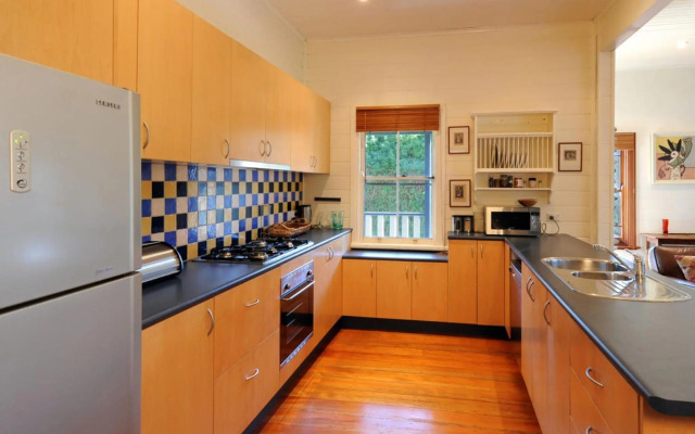 FAIRVIEW and STUDIO Gerringong 4pm check out Sundays