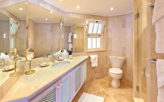 Reeds House Penthouse 12 by Altman