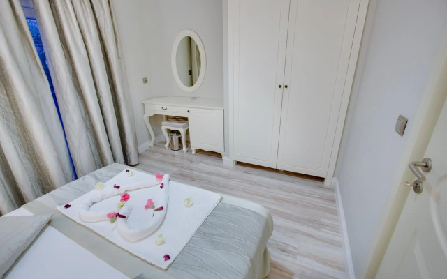 The PINEHILL  & Suites