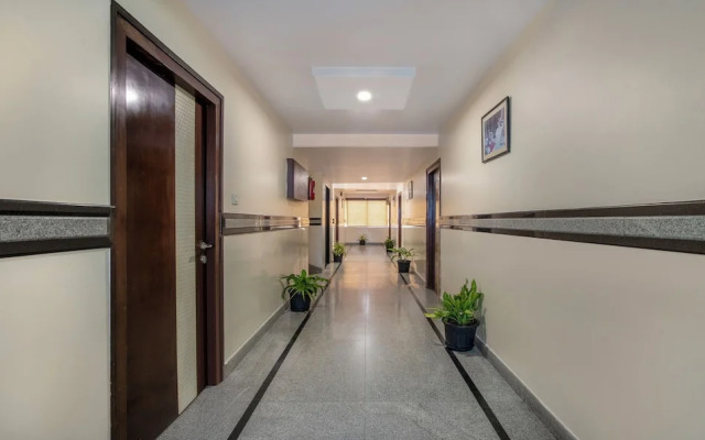 Treebo Marina Grand, Railway Station