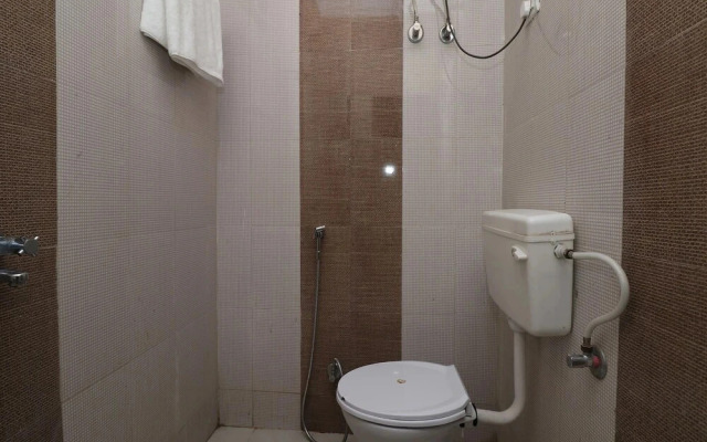 Hotel Reeva By OYO Rooms